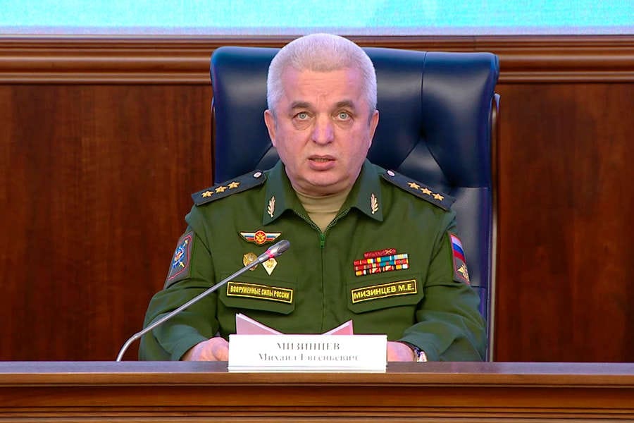 Замминистра обороны Булгакова отправили в отставку. Его место занял угрожавший посадить подчиненных на бутылку генерал Мизинцев