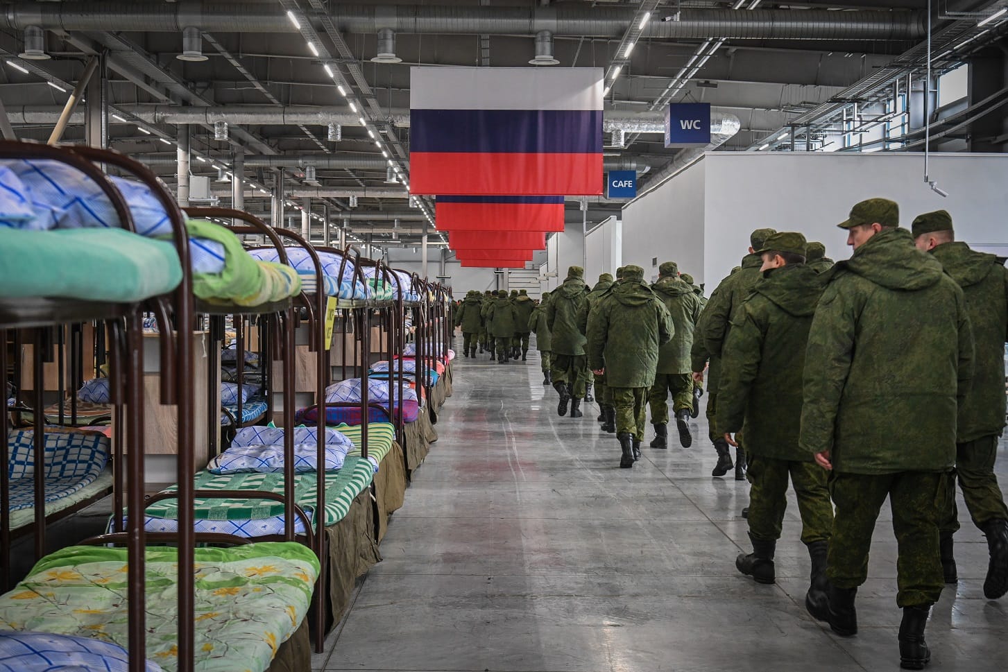 «Пи*да тебе, куда дрова дел?» Мобилизованные устроили бунт в Казани из-за ржавых автоматов и плохих условий. Видео
