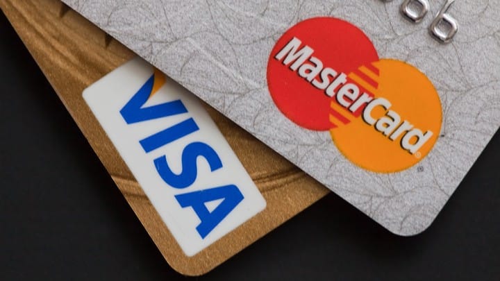 Российские банки заменят Apple Pay и Google Pay платежными стикерами