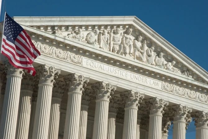 В США адвокат, на которого подали иск за сгенерированные с ИИ-галлюцинациями материалы дела, написал объяснительную с ИИ-галлюцинациями