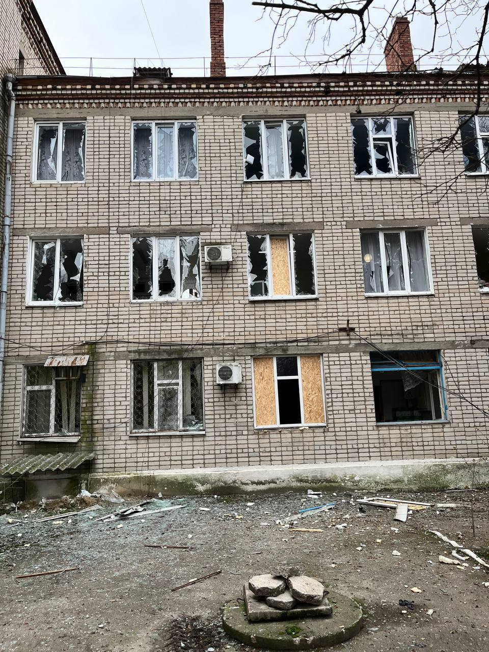 Последствия предполагаемого удара по кабинету главврача Алешкинской центральной районной больницы